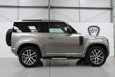 Land Rover Defender XS Edition MHEV P400 - 6 Seats, 11.4 Screen and Superb Specification