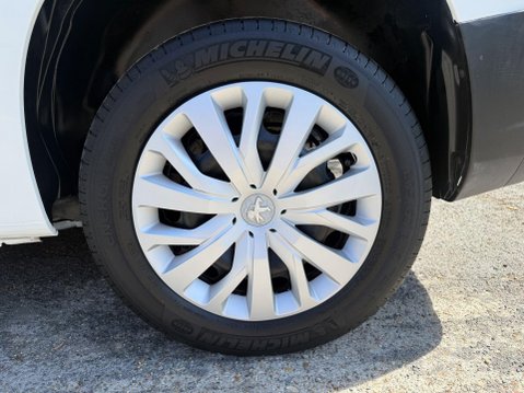 Peugeot Partner BLUEHDI PROFESSIONAL L1 15