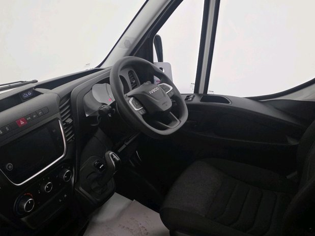 Iveco Daily IVECO DAILY 35S14 2.3 HIGH ROOF BUISNESS VAN 4100 HI-MATIC 13