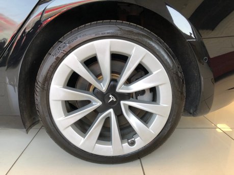 Tesla Model 3 LONG RANGE AWD 45,000m black vegan leather, 19 inch alloys 35