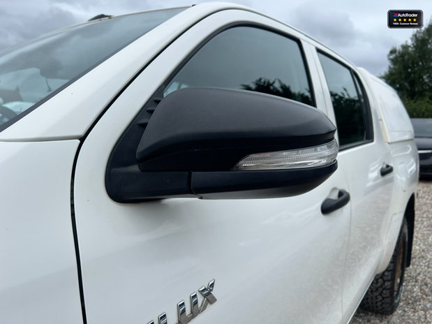 Toyota Hilux Crew Cab 4X4 Active 4WD Air Con Rear Camera EURO 6 NO VAT 9