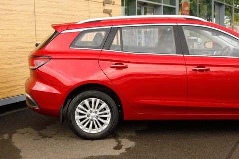 MG MG5 EXCLUSIVE 8