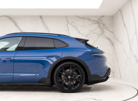 Porsche Taycan 4 CROSS TURISMO 24