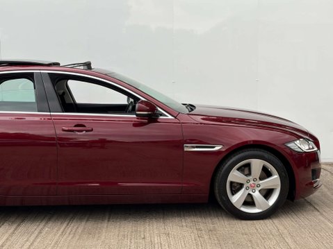 Jaguar XF 2.0 XF Portfolio D AWD Auto 4WD 4dr 19