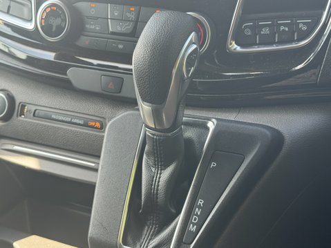 Ford Tourneo Custom Tourneo Custom 320 Sport Ecoblue Auto 26