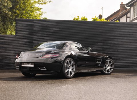 Mercedes-Benz SLS AMG 4