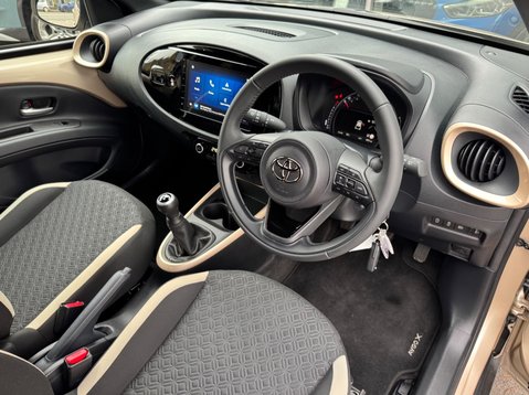 Toyota Aygo X VVT-I EDGE 21