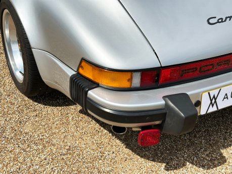 Porsche 911 CARRERA 3.2 CONVERTIBLE 23