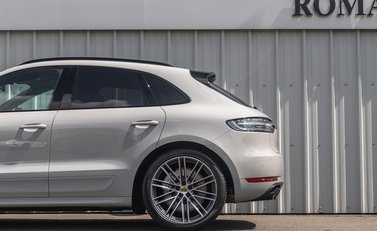 Porsche Macan GTS 31