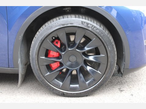 Tesla Model Y LONG RANGE 4