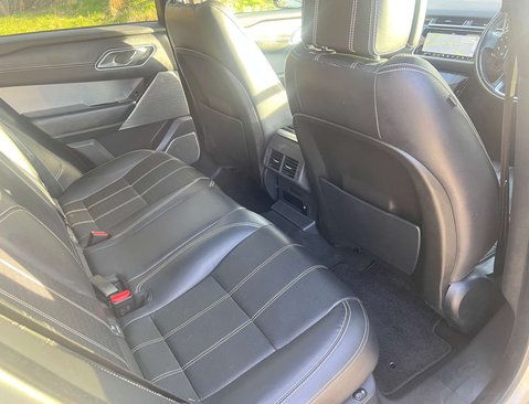 Land Rover Range Rover Velar 3.0 Range Rover Velar R-Dynamic HSE D300 Auto 4WD 5dr 38