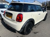 Mini Hatch COOPER 9