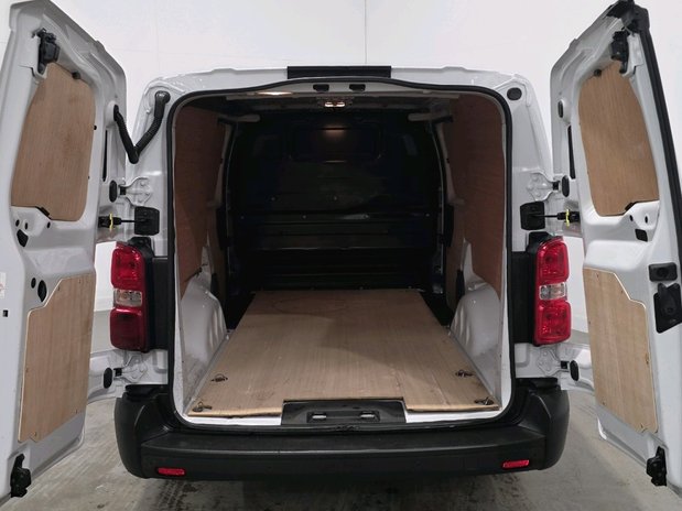 Vauxhall Vivaro L2H1 F2900 DYNAMIC S/S 7
