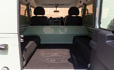 Land Rover Defender 90 Heritage Hard Top 25