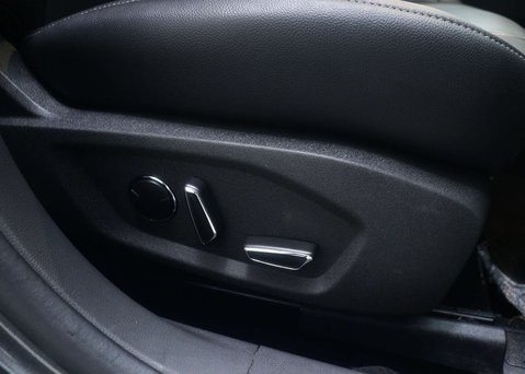 Ford Mondeo 2.0 Mondeo Titanium Edition HEV Auto 5dr 41