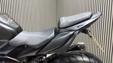 Suzuki GSR750 2013 ONLY 9K STUNNING EXAMPLE LONG MOT NAKED 750CC 11