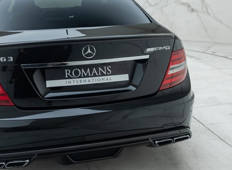 Mercedes-Benz C63 AMG Black Series 28
