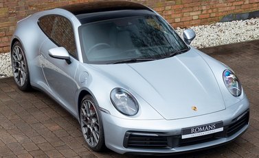 Porsche 911 Carrera 4S (992) 8