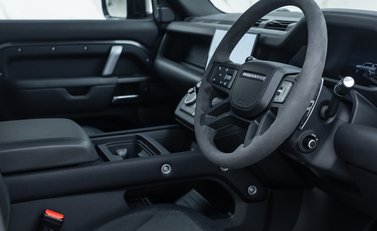 Land Rover Defender 110 V8 CARPATHIAN EDITION Urban 13