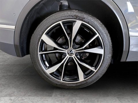Volkswagen Tiguan 2.0 TDI R-Line SUV 5dr Diesel DSG 4Motion Euro 6 (s/s) (200 ps) Air Con - A 10