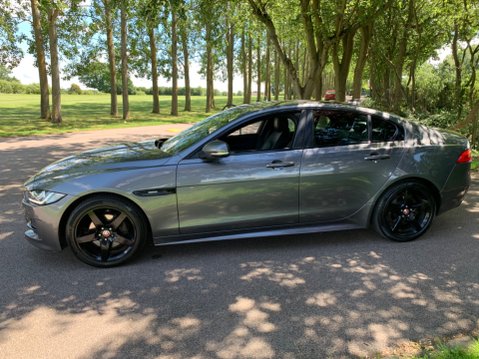 Jaguar XE 2.0 Diesel R-SPORT 13