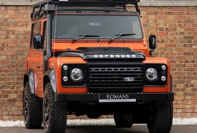 Land Rover Defender 90 Adventure Edition