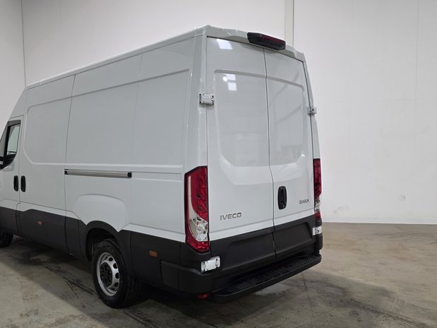 Iveco Daily 2.3 35S14 H2 Roof Business Van 3520L WB 6