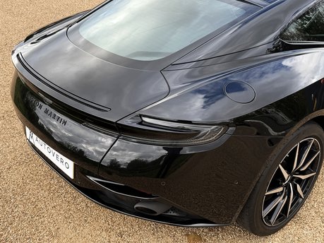 Aston Martin DB11 V8 23