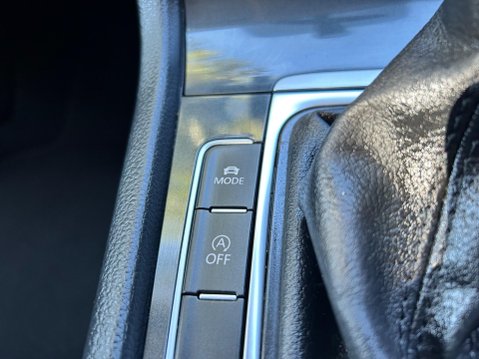 Volkswagen Golf SE NAVIGATION TSI EVO DSG 26