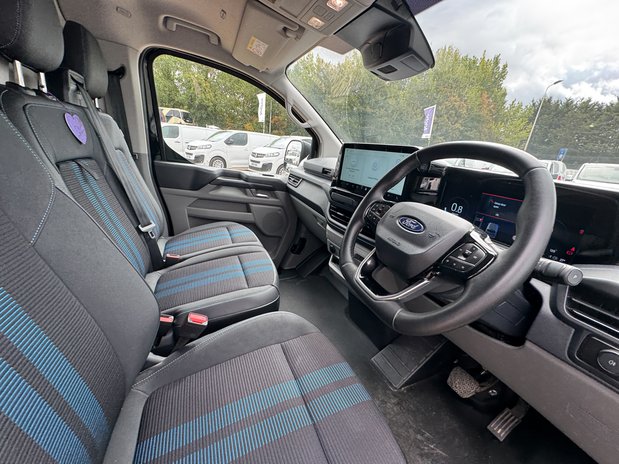 Ford Transit Custom AUTO SWB L1H1 (SOLD CM) Low Roof Sport 320 Air Con 165 Bhp Alloys Sensors C 15