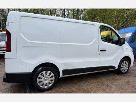 Renault Trafic 1.6 dCi 27 Business+ Panel Van 5dr Diesel Manual SWB Standard Roof Euro 5 ( 18