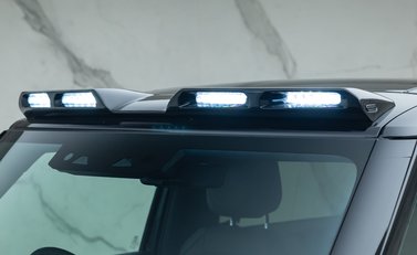 Land Rover Defender 90 V8 P525 URBAN 33