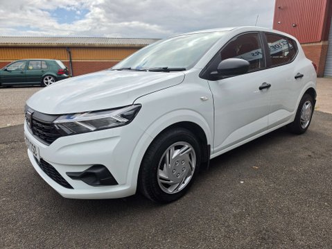Dacia Sandero 1.0 Sandero Essential SCe 5dr 26