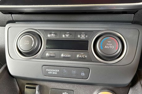 Nissan LEAF 39kWh Acenta Hatchback 5dr Electric Auto (150 ps) 37