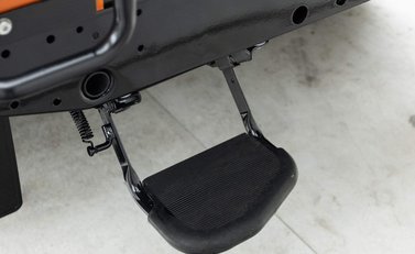 Land Rover Defender 110 Adventure Edition 26