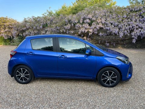 Toyota Yaris 1.5 VVT-i Icon Tech Hatchback 5dr Petrol CVT Euro 6 (111 ps) 21