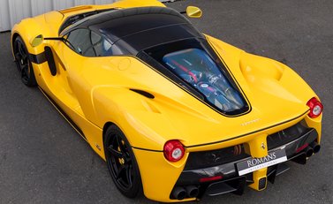 Ferrari LaFerrari Aperta 12