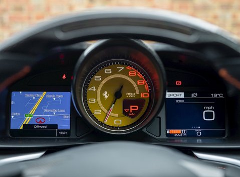 Ferrari GTC4 Lusso 17