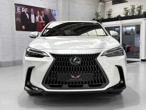 Lexus NX 450H PLUS TAKUMI Pan Roof + Mark Levinson Sound 8