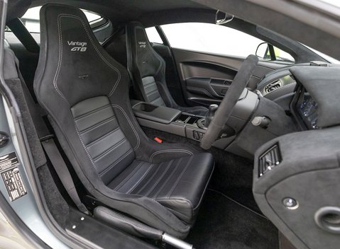 Aston Martin Vantage GT8 8