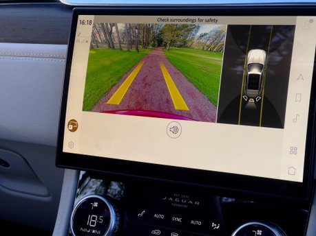 Jaguar F-Pace R-DYNAMIC BLACK 8