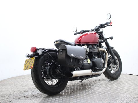 Triumph Bobber BONNEVILLE BOBBER 9
