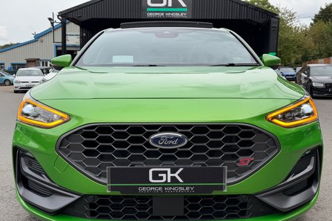 Ford Focus ST -PAN ROOF -PARKING/PERFORMANCE/ASSIST PACKS -HUD -B&O - MEAN GREEN 24