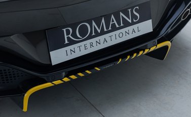 Aston Martin Vantage 007 Edition 40
