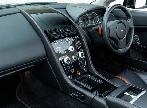 Aston Martin V12 Vantage S Roadster 15