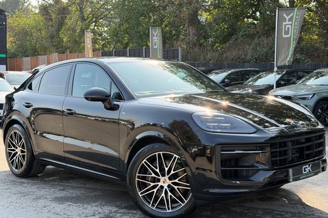 Porsche Cayenne V6 E-HYBRID BLACK EDITION -MATRIX LEDS -360 CAMS -WHITE LEATHER INTERIOR 1