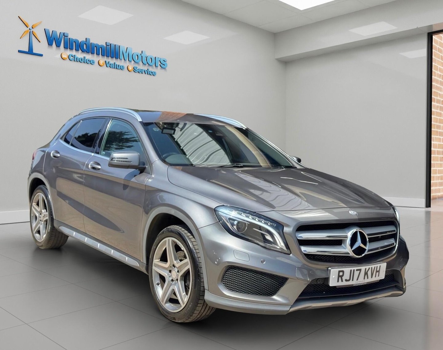 2017 Mercedes-Benz GLA — image 1