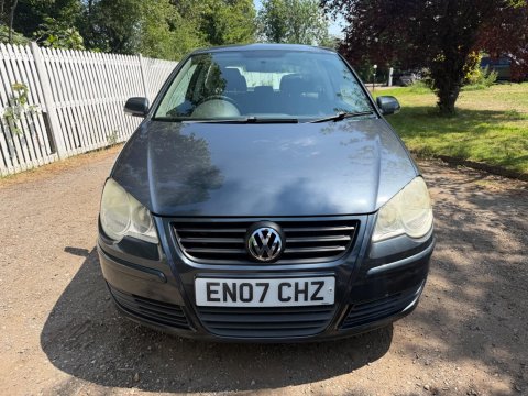 Volkswagen Polo SE 2