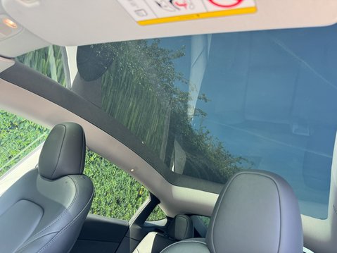 Tesla Model Y SUV 5dr Electric Auto RWD (346 ps) 11