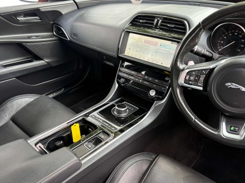Jaguar XE 2.0 XE R-Sport Auto 4dr 15